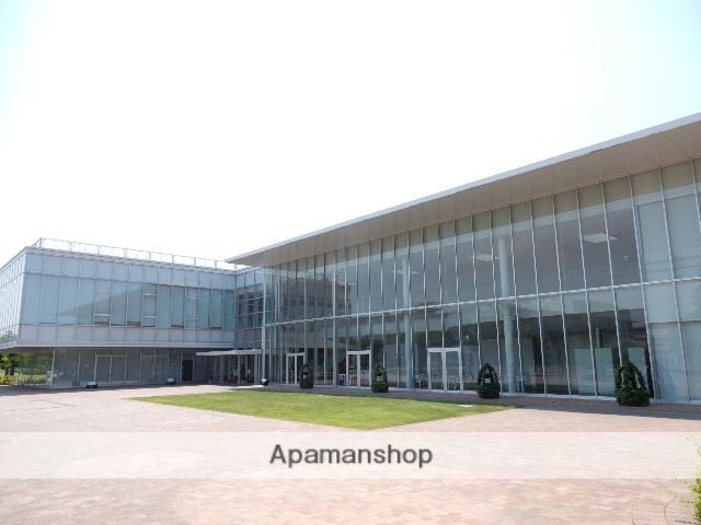 図書館　西大寺緑花公園緑の図書館（図書館）まで1200m