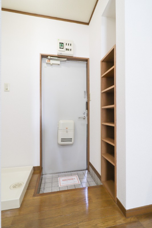 玄関　図面と現状に相違がある場合には現状を優先