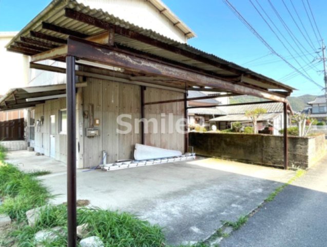 駐車場　●カーポート付き