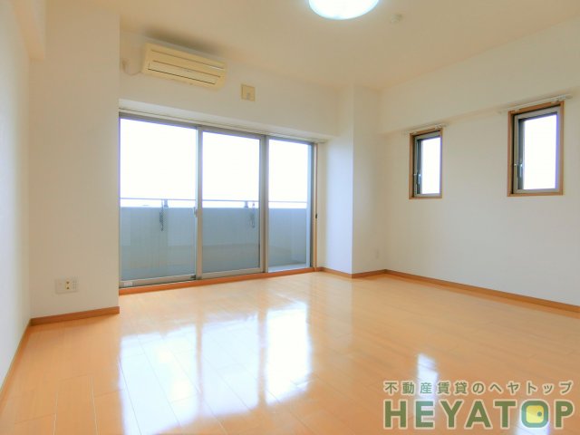 居室・リビング　洋室１３.８帖（同仕様写真）