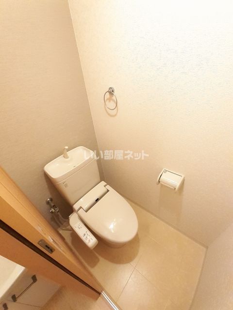 【上越市藤野新田のマンションのトイレ】