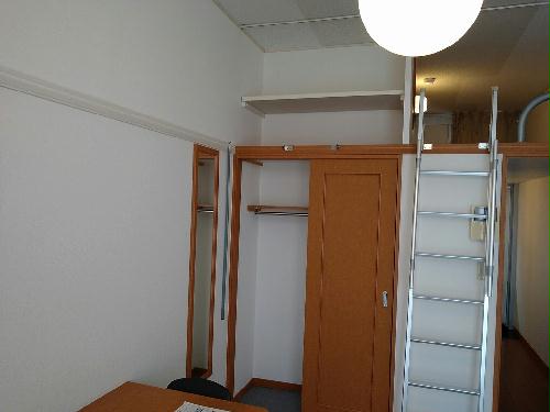 収納　姿見付き