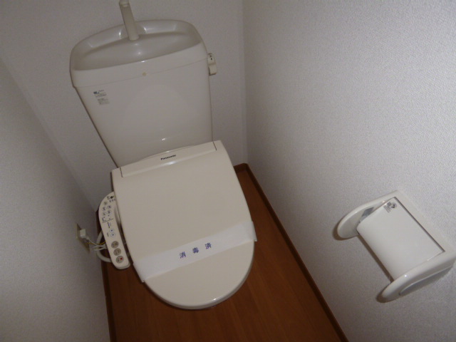 トイレ　温水洗浄便座