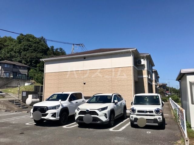 【伊東市吉田のアパートの駐車場】