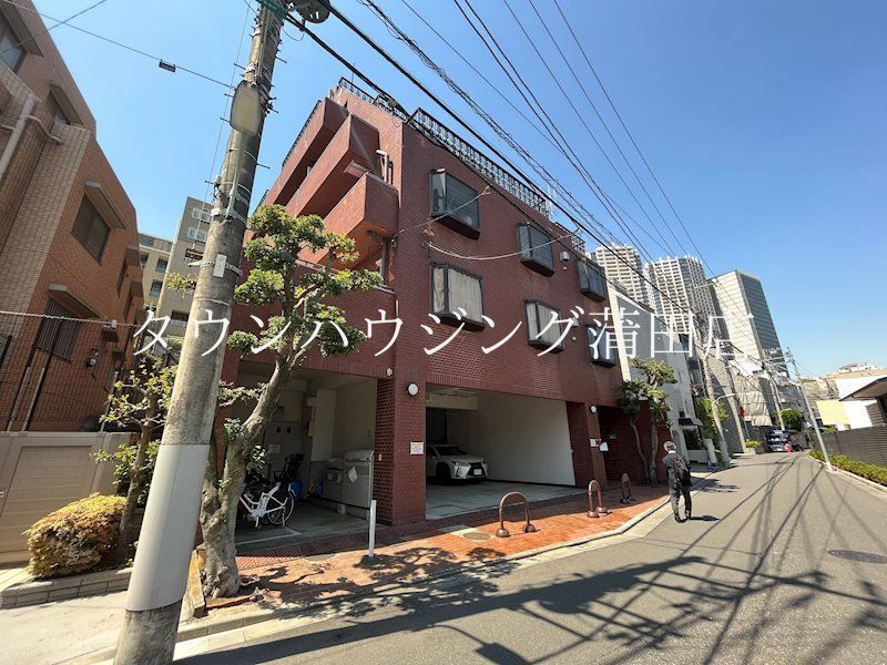 【品川区上大崎のマンションの建物外観】