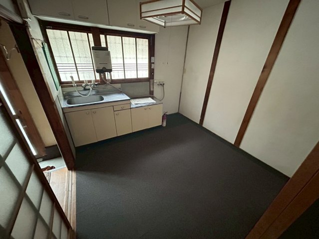 さくら住宅 西棟の居間写真