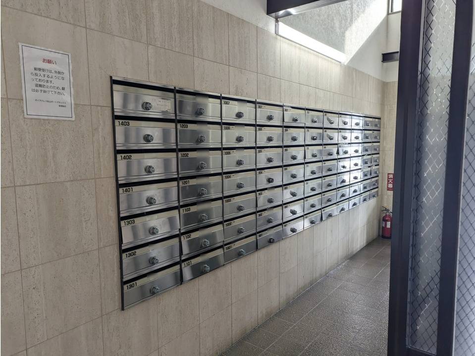 エントランス　メールBOX