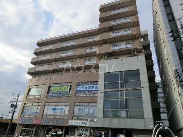 【尾張旭市三郷町栄のマンションの建物外観】