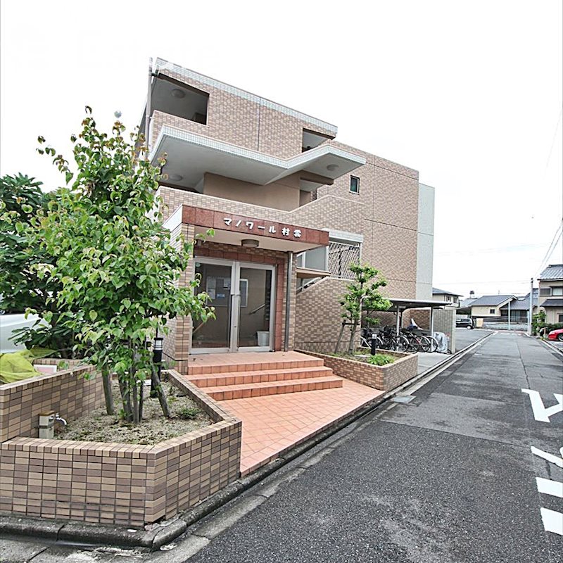 名古屋市昭和区村雲町のマンションの建物外観