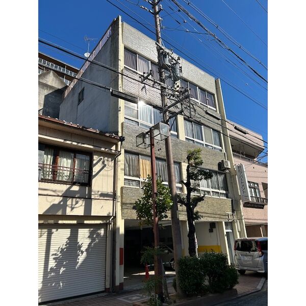 【殿町アパートメントの建物外観】