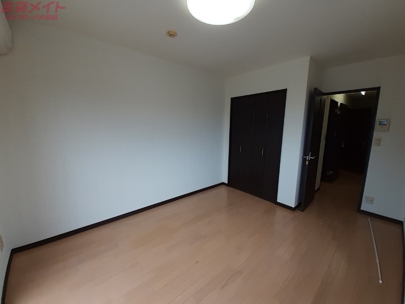 居室・リビング　同型・別部屋の写真になります