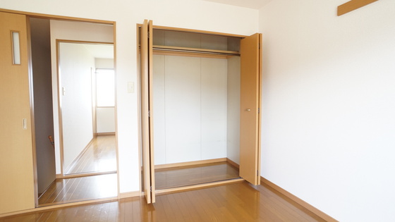 収納　クローゼット