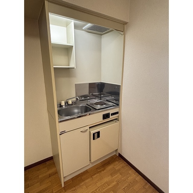 キッチン　１口電気コンロ・１ドア冷蔵庫