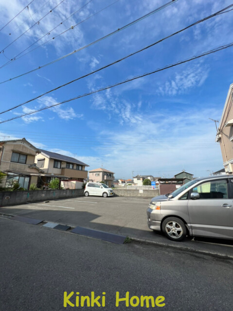 【和歌山市有本のアパートの駐車場】