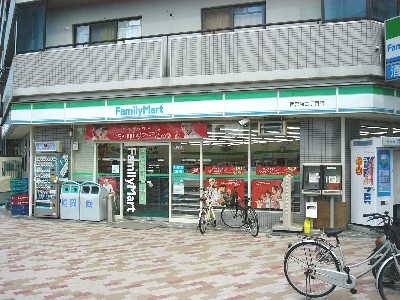 コンビニ　ファミリーマート西中島南方店（コンビニ）まで200m
