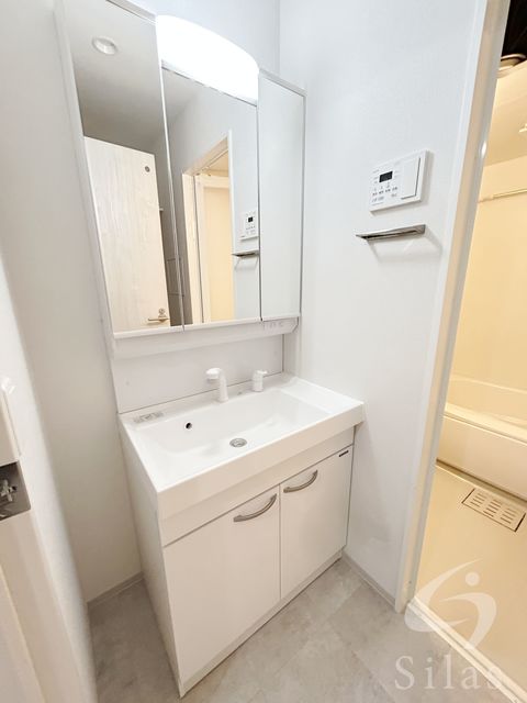 洗面設備　反転タイプ