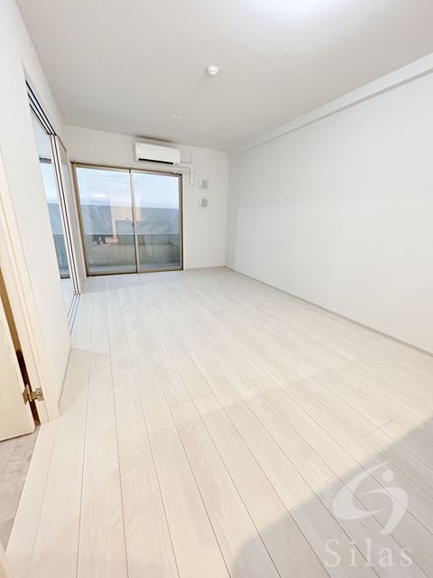 居室・リビング　反転タイプ