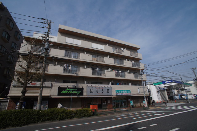 狛江市岩戸北のマンションの建物外観