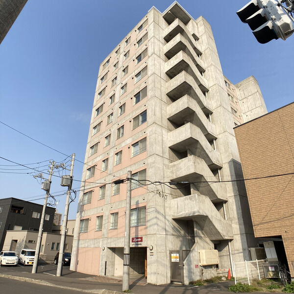 レガート東区役所前A棟の建物外観