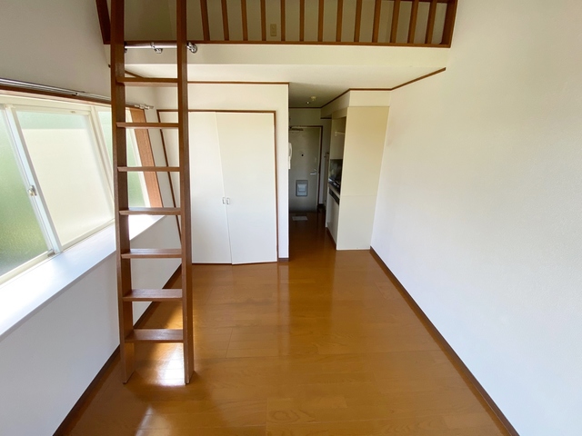 居室・リビング　ロフト付き