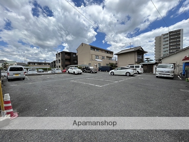 駐車場　エントランス