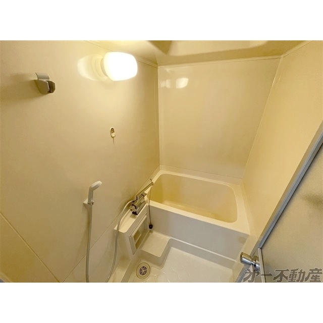 バス・シャワールーム　バスルーム