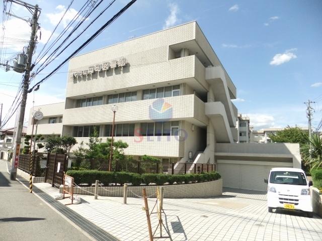 図書館　岡町図書館（図書館）まで223m