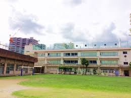 小学校　目黒区立下目黒小学校（小学校）まで476m