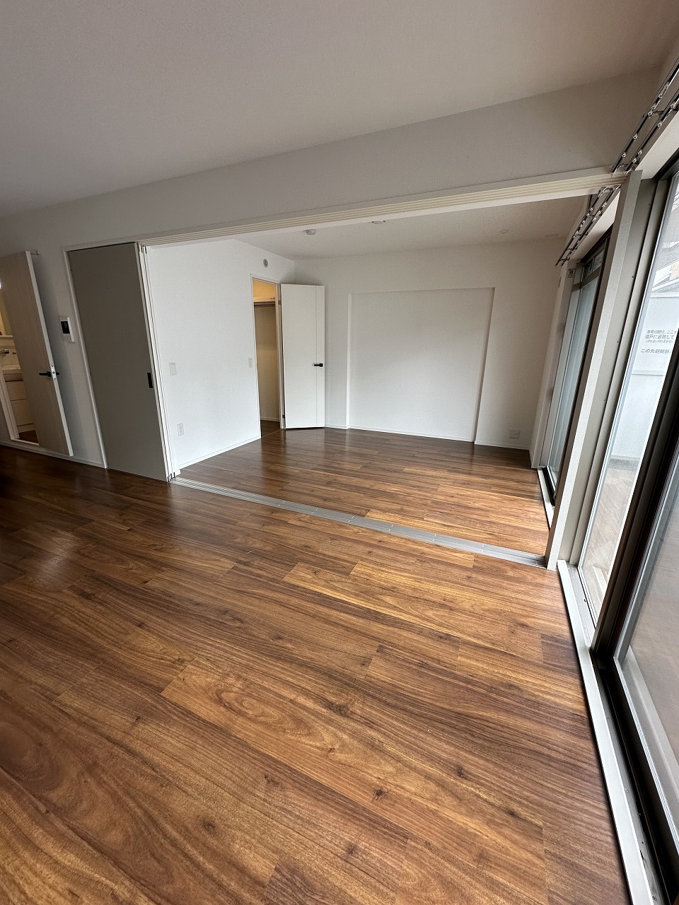 居室・リビング　同建物内の2F画像