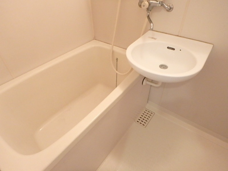 バス・シャワールーム　図面と現状に相違がある場合には現状を優先