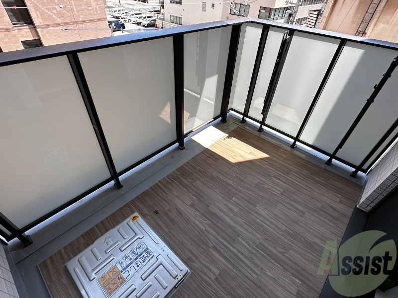 バルコニー　洗濯物がたくさん干せるバルコニーで嬉しいですね。