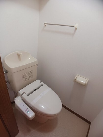 ノーブル飛鳥Bのトイレ写真