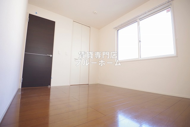 その他部屋・スペース　6.1帖の明るい洋室！