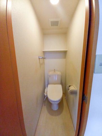 トイレ　温水洗浄便座