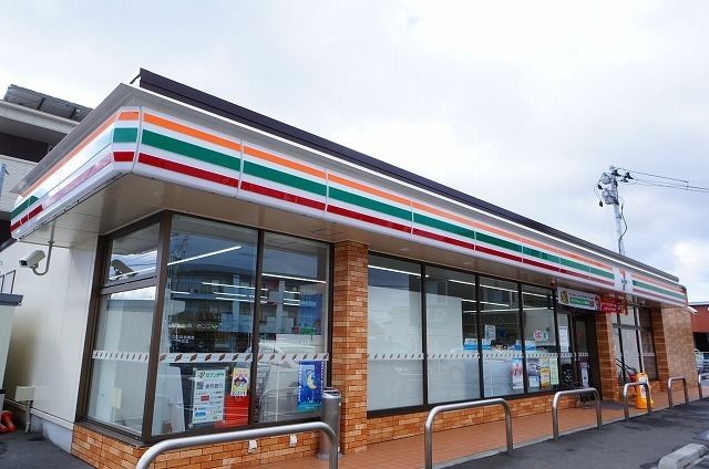 コンビニ　セブンイレブン郡山菜根西店（コンビニ）まで50m