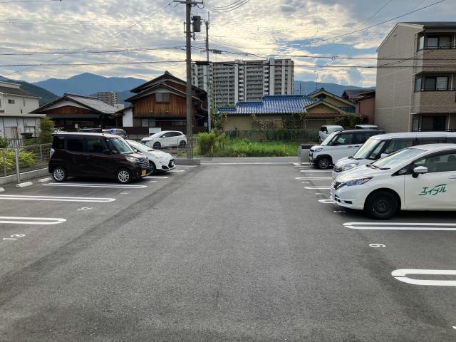 駐車場　駐車場