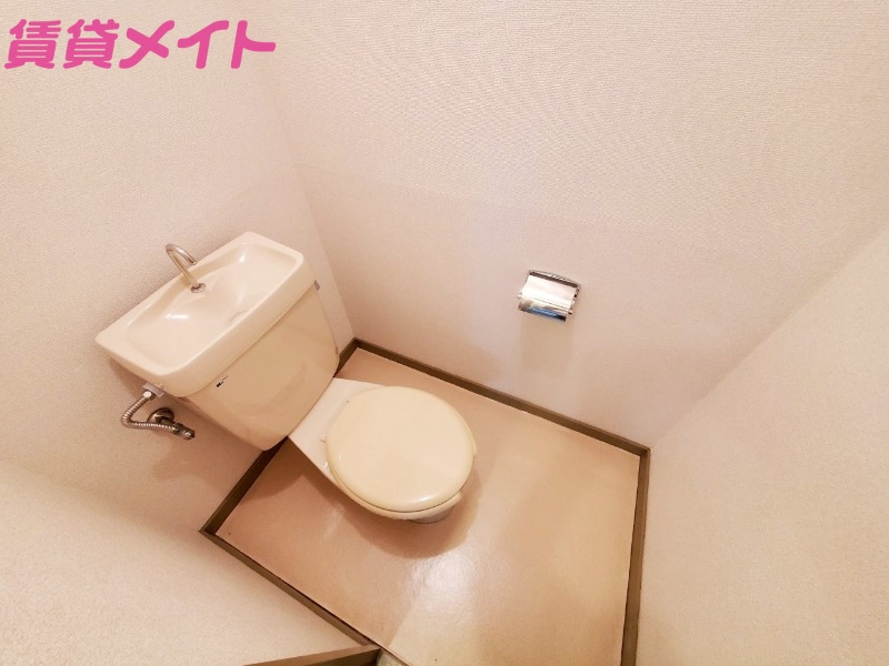 トイレ　同型タイプの画像です
