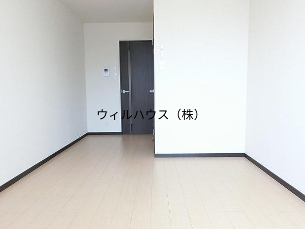 居室・リビング　広々洋室！