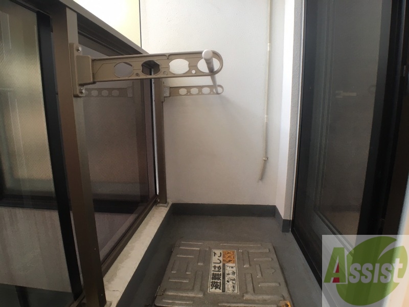 バルコニー　バルコニーです。洗濯物を干したり一息ついたりできますね！