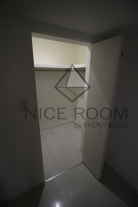 収納　ドゥージエム京橋　収納