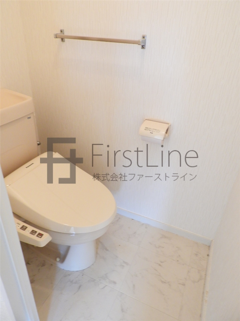 トイレ　別号室の写真です