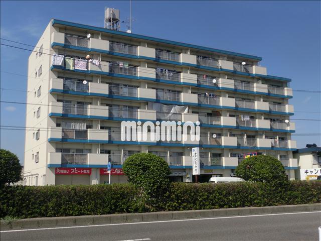 建物外観　重量感ある鉄筋コンクリートマンション。