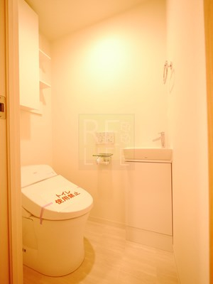 トイレ　フレンシア四谷左門町