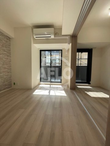 居室・リビング　コンフォリア・リヴ博労町一丁目Q　リビング