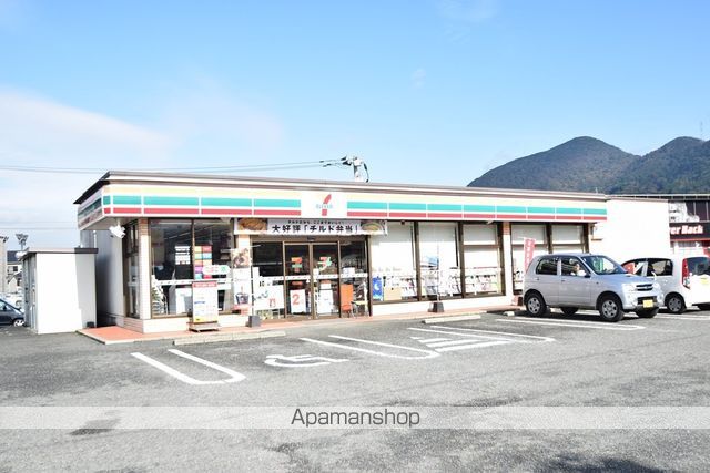 コンビニ　セブン－イレブン八代インター店（コンビニ）まで677m