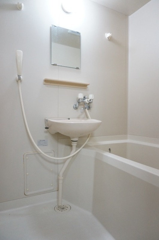 バス・シャワールーム　図面と現状に相違がある場合には現状を優先