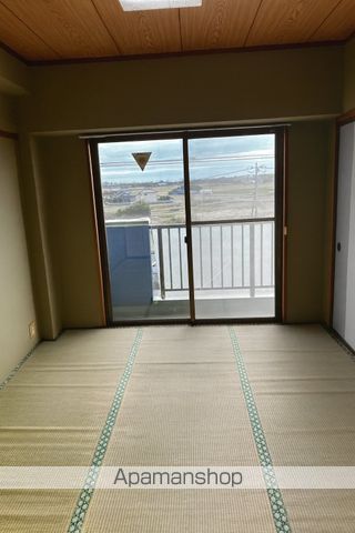 イーストテラスの居間写真