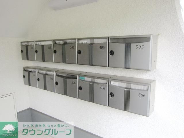 エントランス　☆集合ポストあります☆