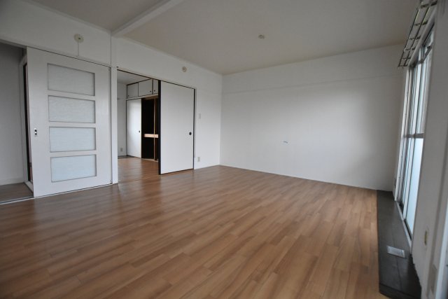 居室・リビング　別号室の画像です。ご参考下さい