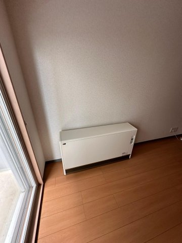 その他設備　蓄熱式暖房機